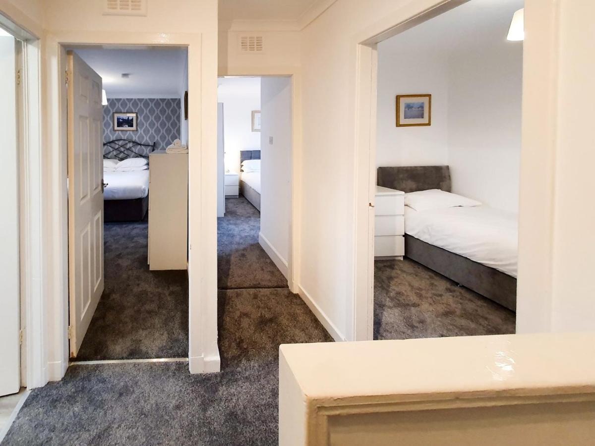 3 Bedroom House Amazon M90 Dunfermline Edinburgh المظهر الخارجي الصورة